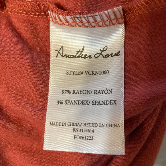 Another Love casual Women’s top Size Small short sleeve tee has front pocket NWT - Picture 5 of 15